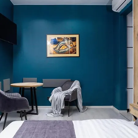 דירה Modern In The Of Center *