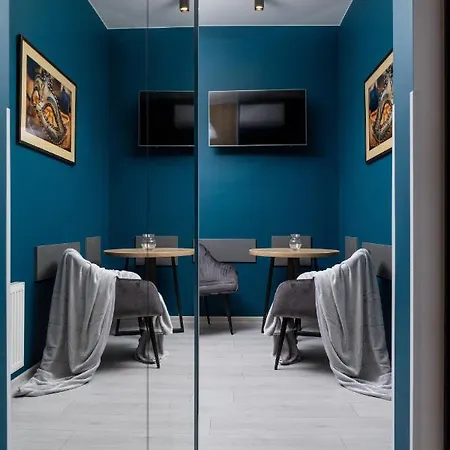 דירה Modern In The Of Center לבוב