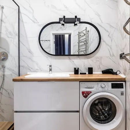 Modern In The Of Center Apartment