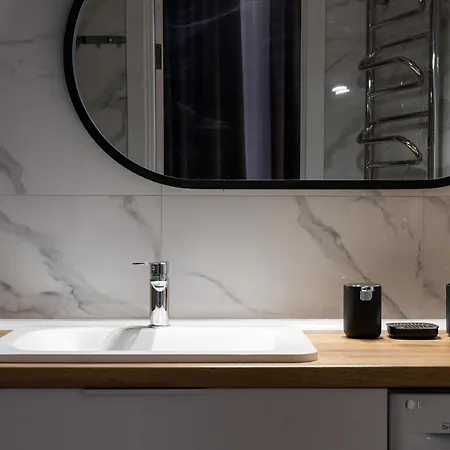 Modern In The Of Center Apartment