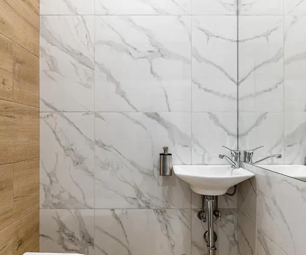 Modern In The Of Center Apartamento Leópolis