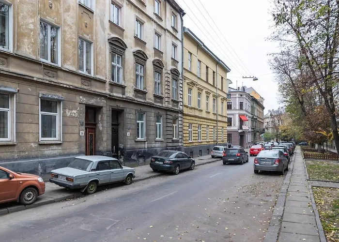 Modern In The Of Center Apartment